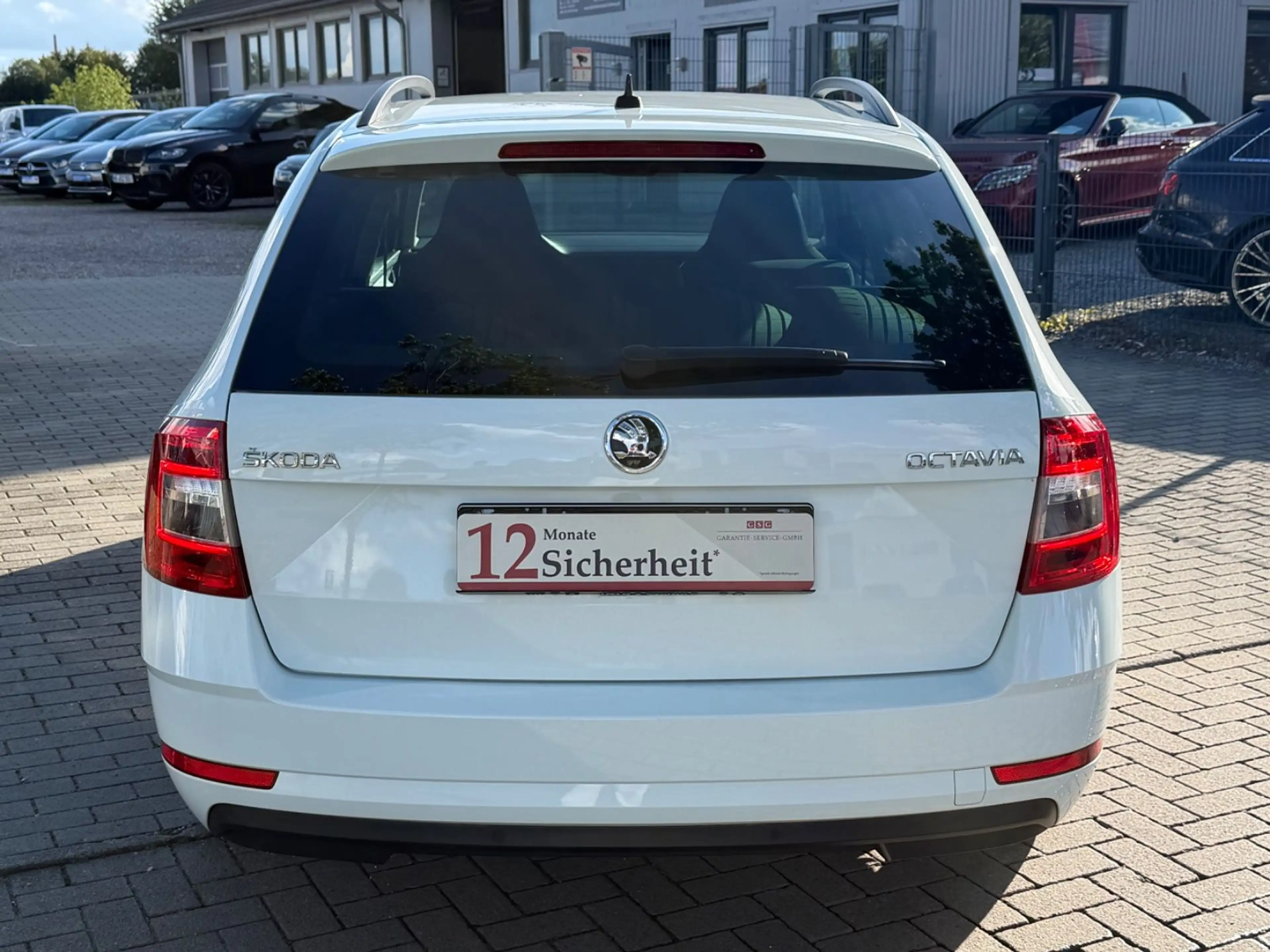 Skoda Octavia 2.0 TDI Ambition DSG ACC Navi Klima PDC — photo 6