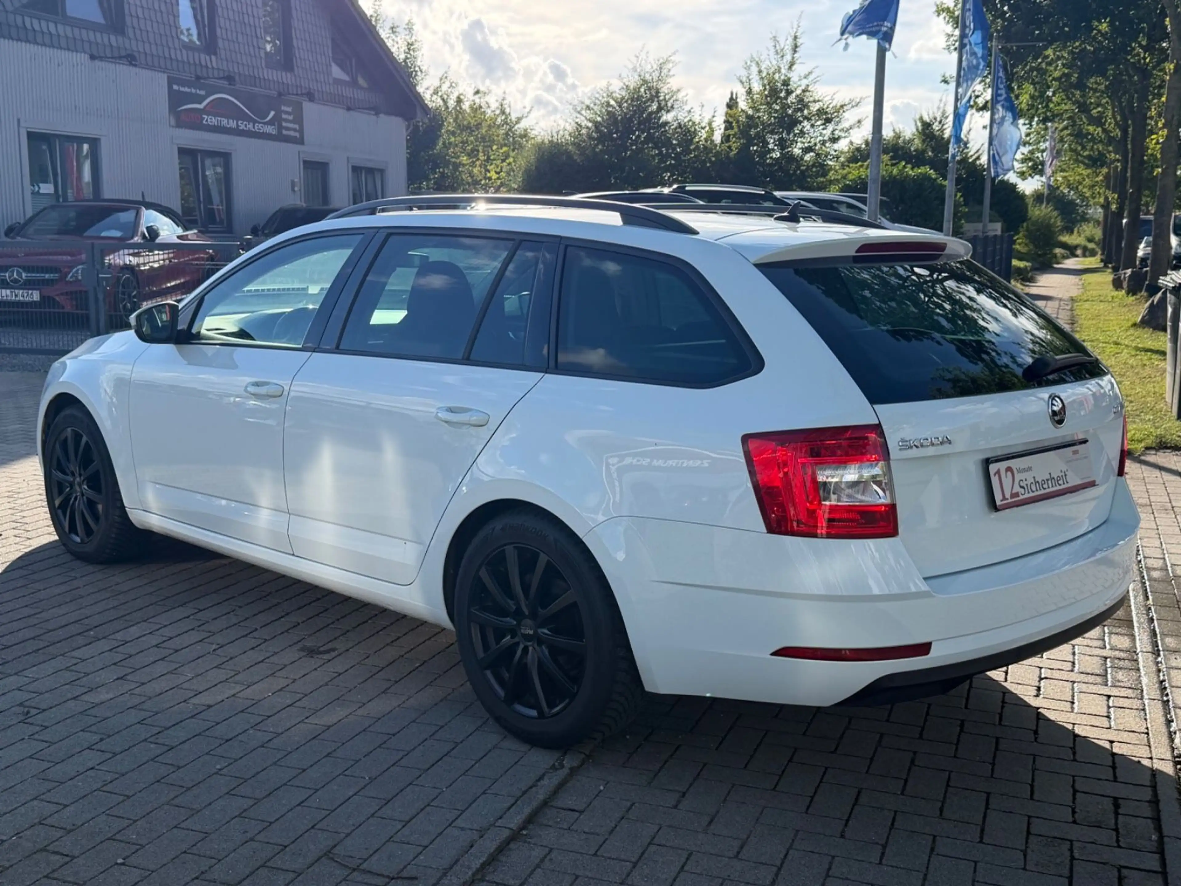 Skoda Octavia 2.0 TDI Ambition DSG ACC Navi Klima PDC — photo 7