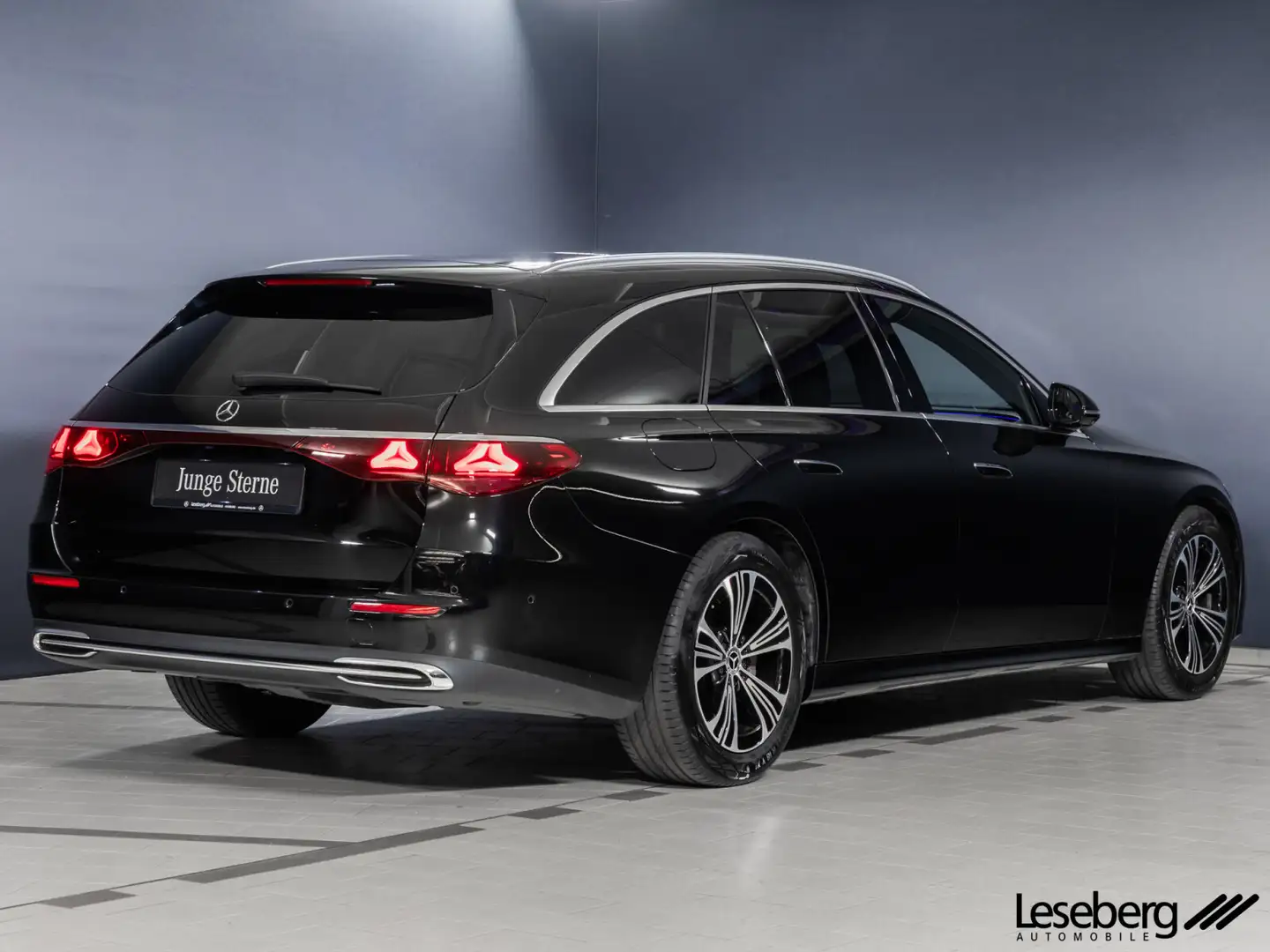 Mercedes-Benz E 220 E 220 d T Avantgarde Digital Light/ Distro/ 360° Schwarz - 2