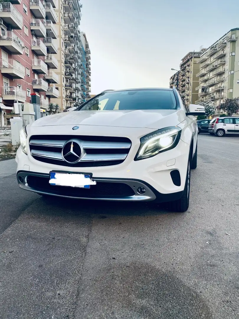 Mercedes-Benz GLA 200 d (cdi) Enduro auto Bianco - 1