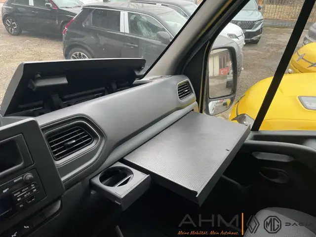 Renault Master view 13