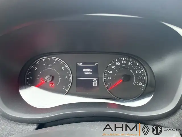 Renault Master view 11