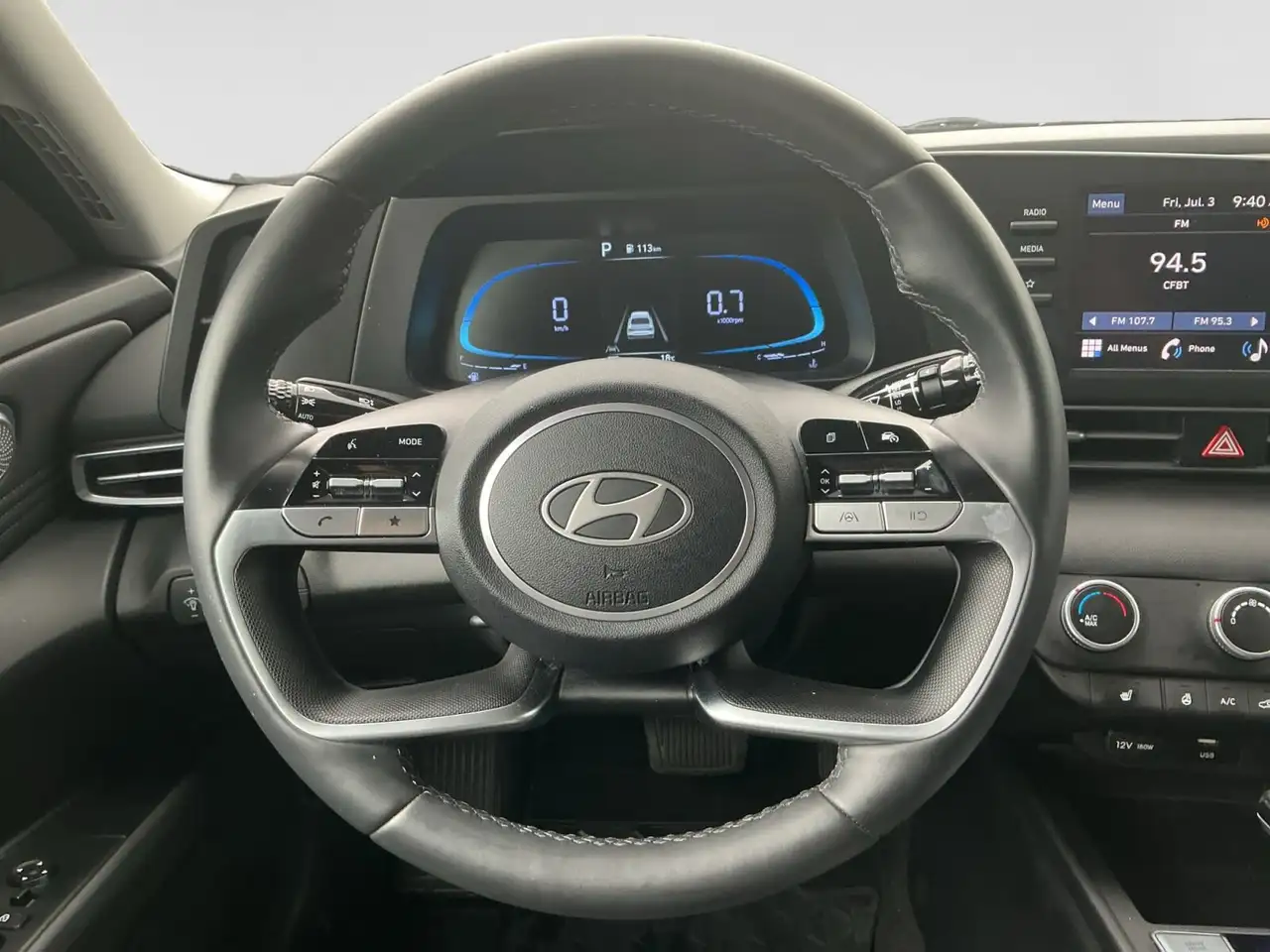 Hyundai ELANTRA fotografie Hyundai ELANTRA