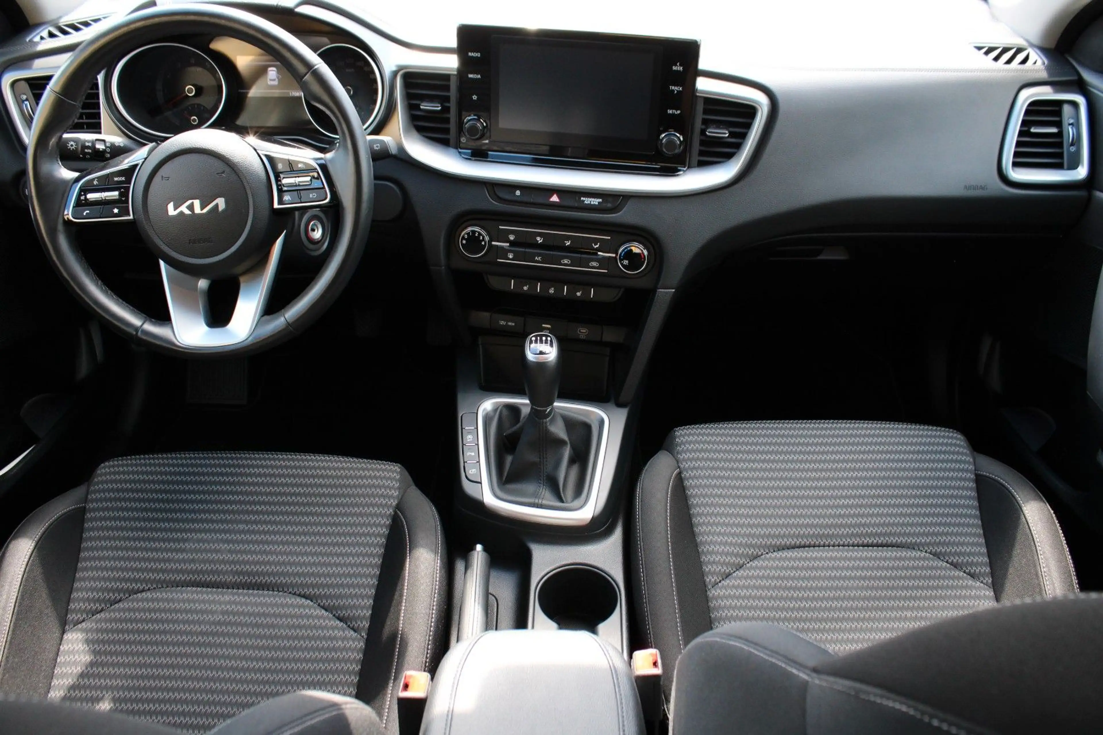 Kia XCeed 1.0T-GDi Edition 7 — photo 9