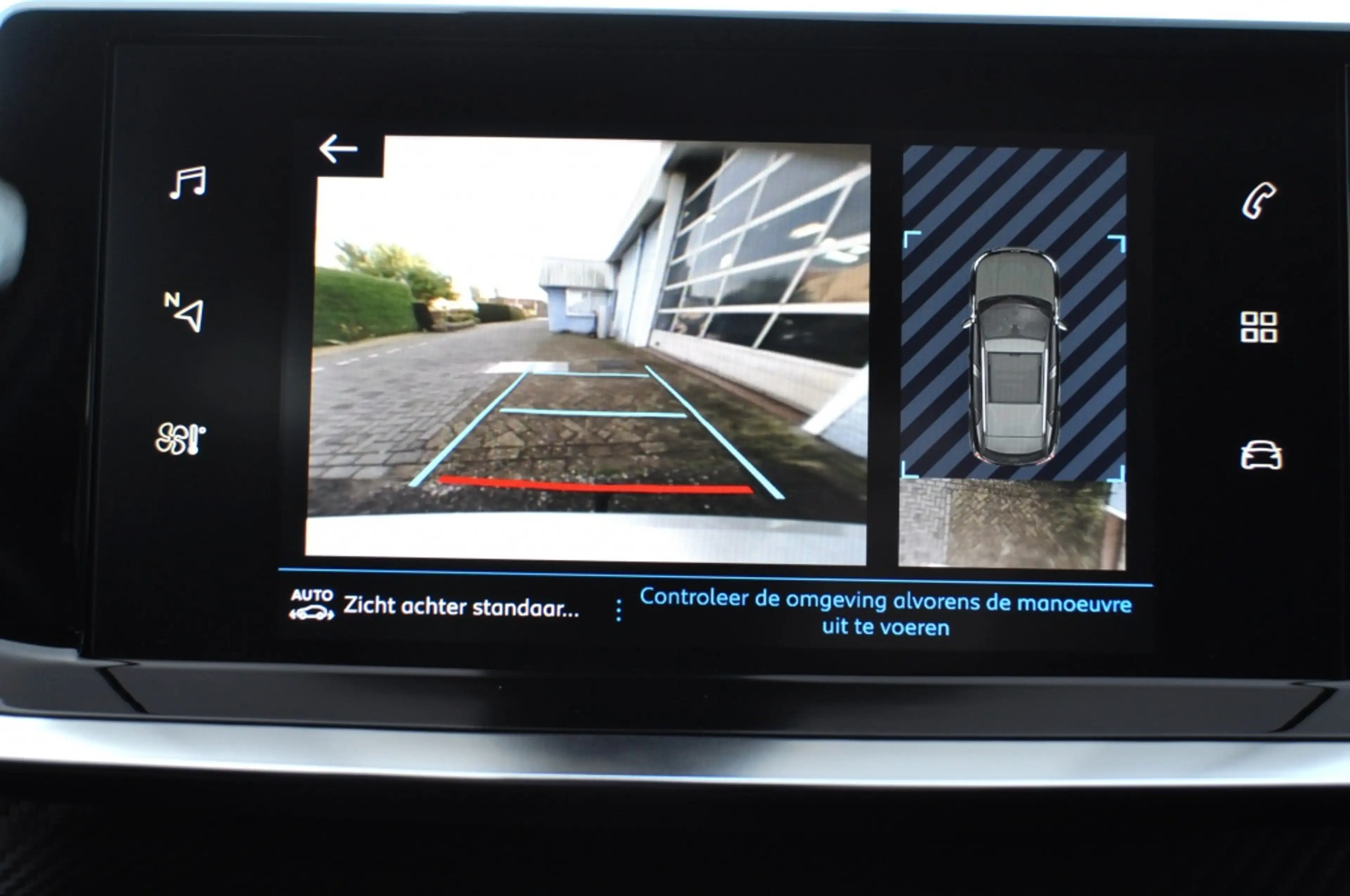 Peugeot 2008 1.2 Allure Pack Aut. Nav trekh camera — photo 14