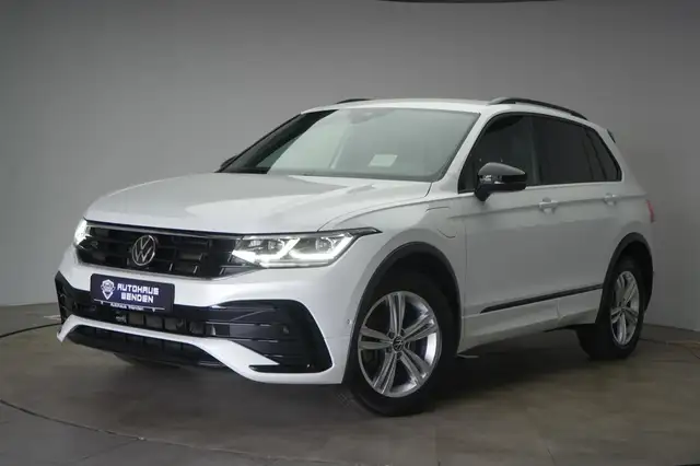Volkswagen Tiguan view 3