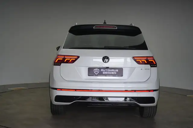 Volkswagen Tiguan view 5