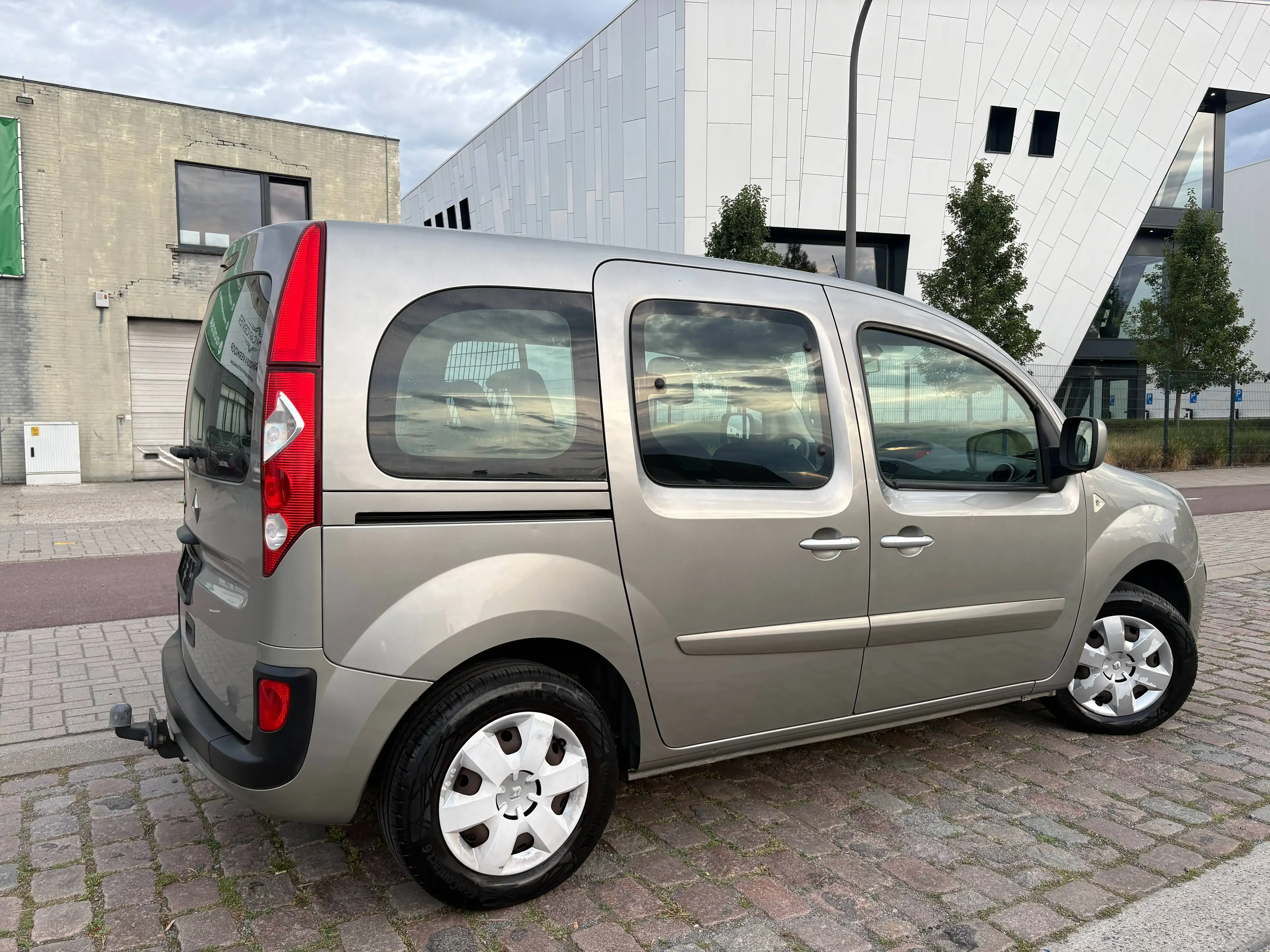 Renault Kangoo Kangoo 1.6i Dynamique / 12 Maanden Garantie / Zeer weinig KM / — photo 3
