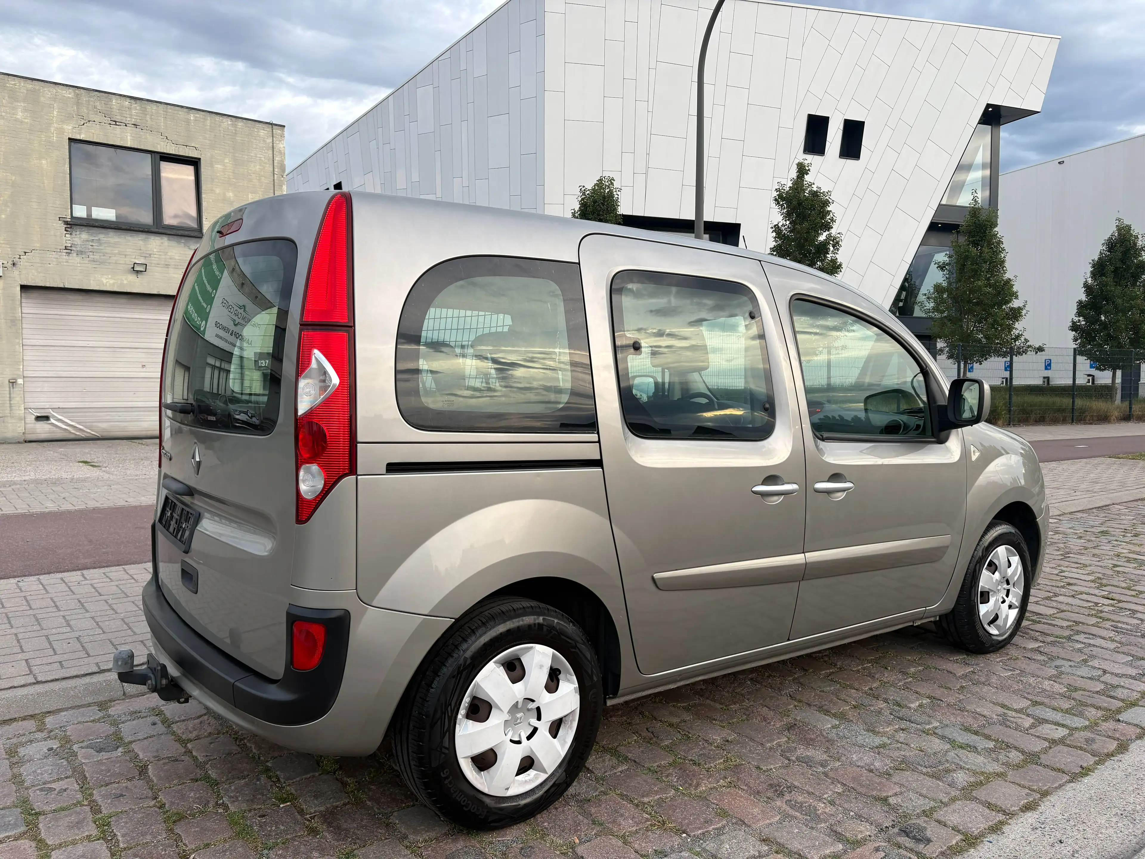 Renault Kangoo Kangoo 1.6i Dynamique / 12 Maanden Garantie / Zeer weinig KM / — photo 8