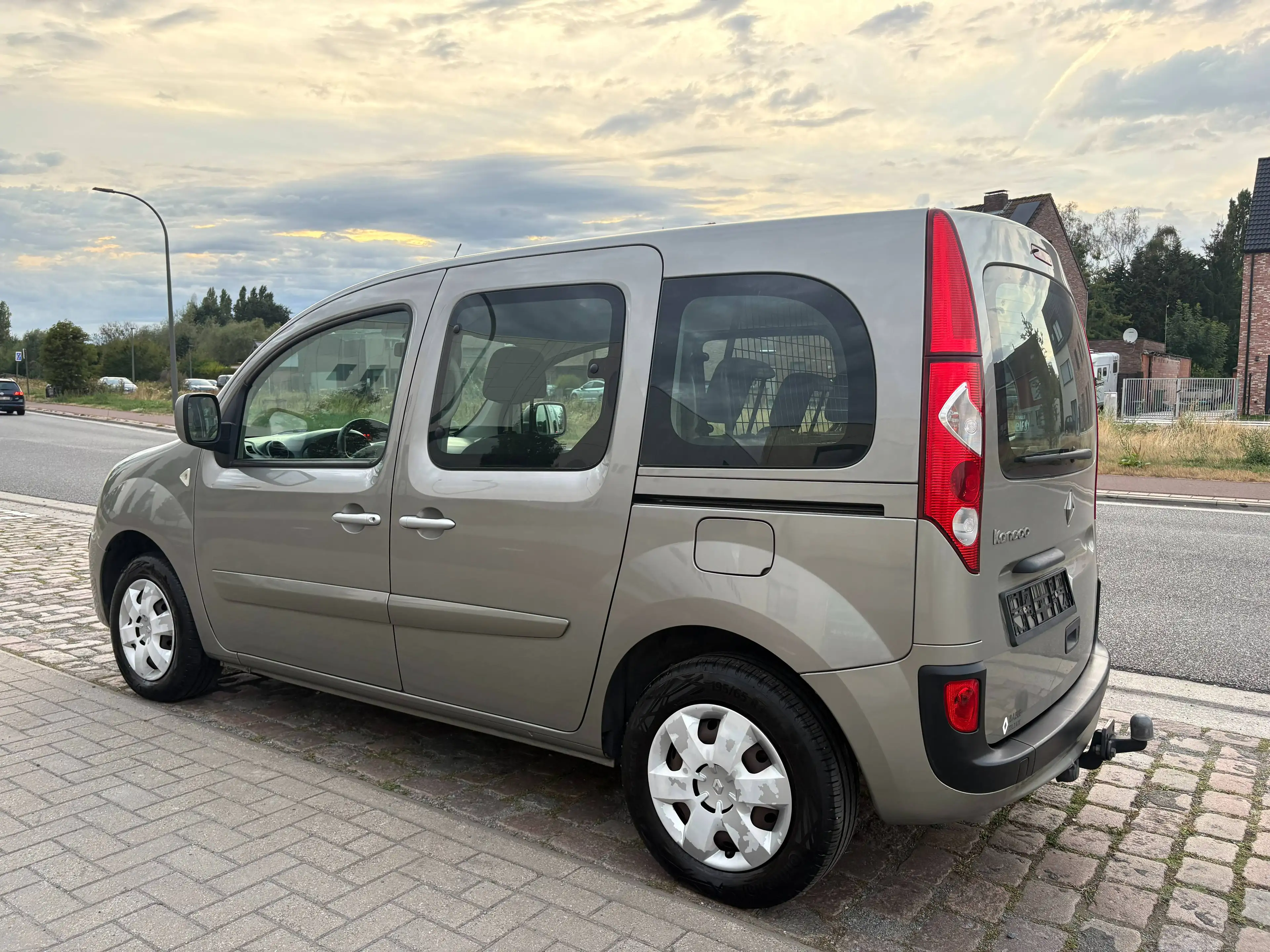 Renault Kangoo Kangoo 1.6i Dynamique / 12 Maanden Garantie / Zeer weinig KM / — photo 7