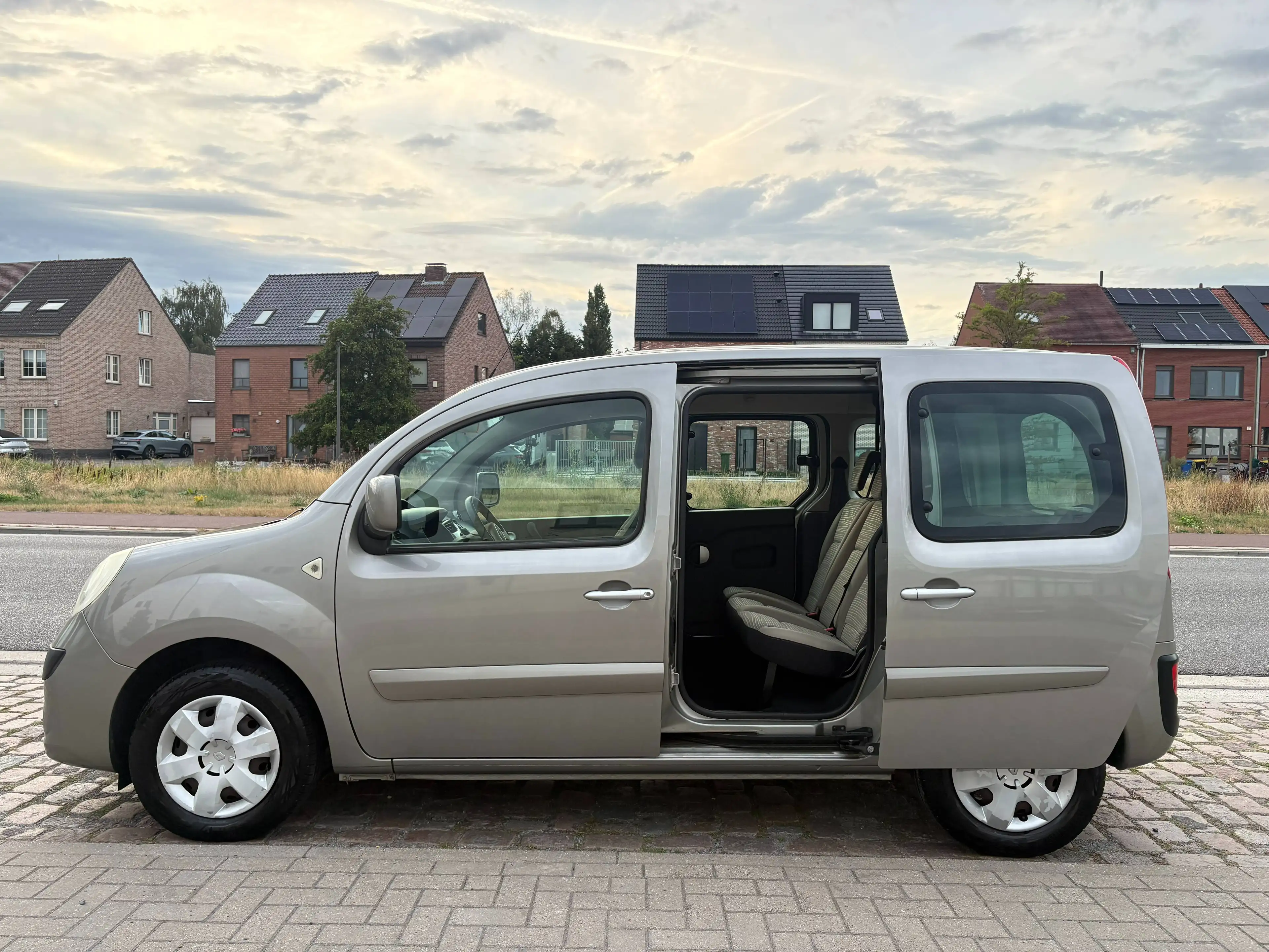 Renault Kangoo Kangoo 1.6i Dynamique / 12 Maanden Garantie / Zeer weinig KM / — photo 12