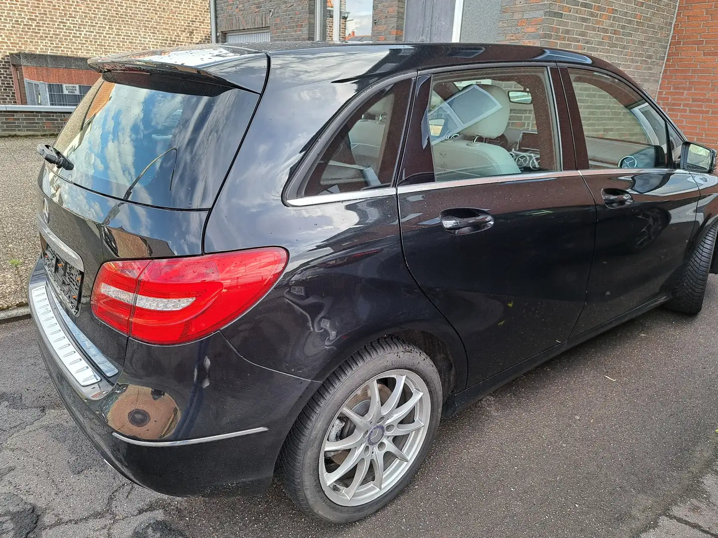 Mercedes-Benz B 250 (BlueEFFICIENCY) 7G-DCT. Automatik, Navi, Pano - 1