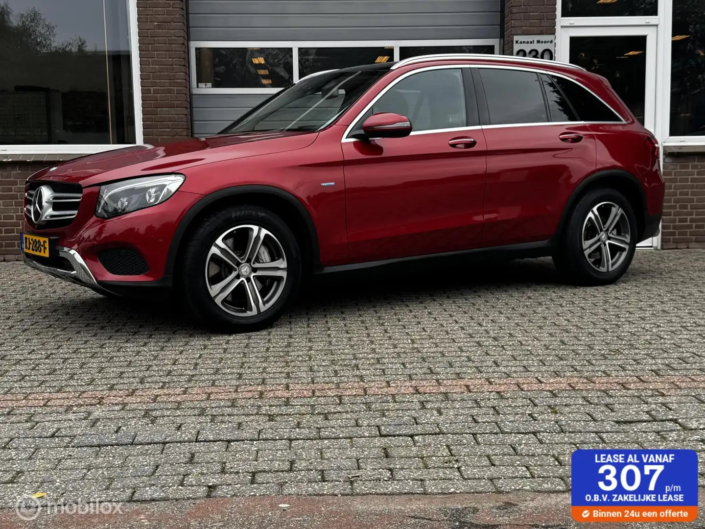 Mercedes-Benz GLC 350 350e 4MATIC LEDER/PANO/LUCHT.V/TREKHAAK Rood - 1