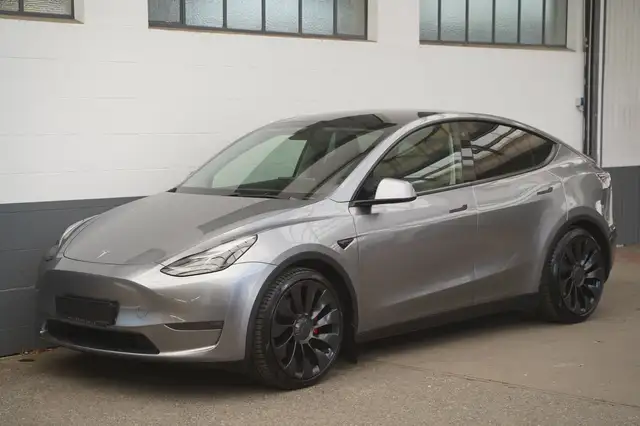 Tesla Model Y Performance *innen weiß*1.Hand*