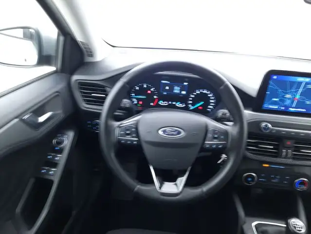 Ford Focus view 11