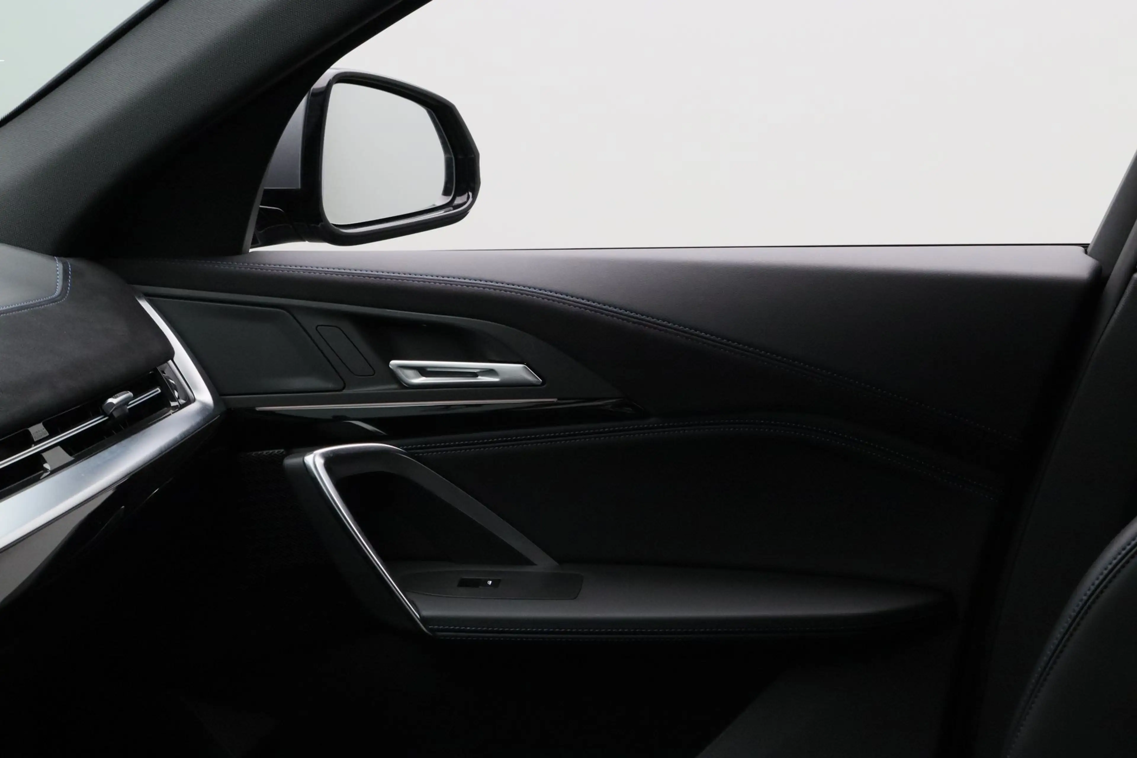 BMW iX2 xDrive30 67 kWh | Head-Up Display | Comfort Access — photo 15