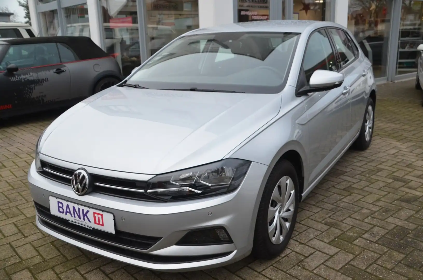 Volkswagen Polo 1.0 Comfortline NAV|PDC|ALLWETTER Silber - 2