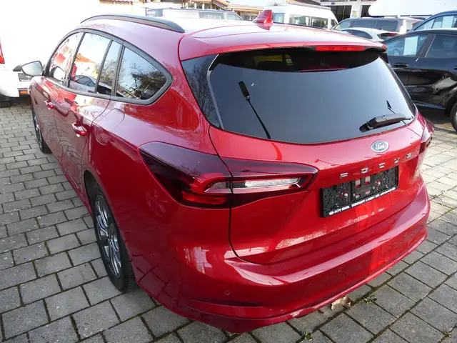 Ford Focus view 4