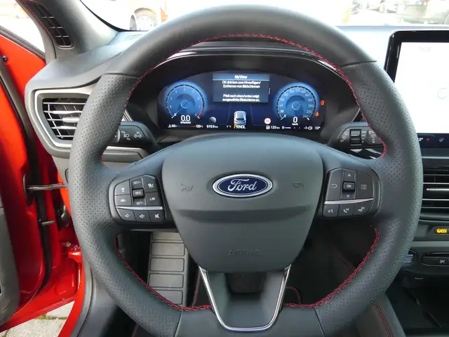 Ford Focus view 8