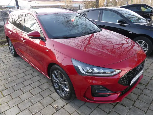 Ford Focus view 2