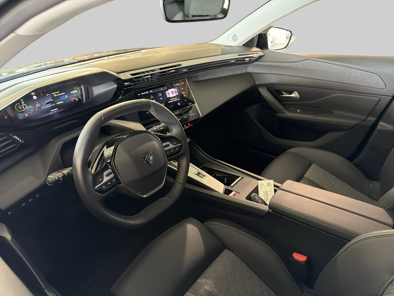 Peugeot 408 1.6 HYbrid Allure Pack 180 EAT8 — photo 4