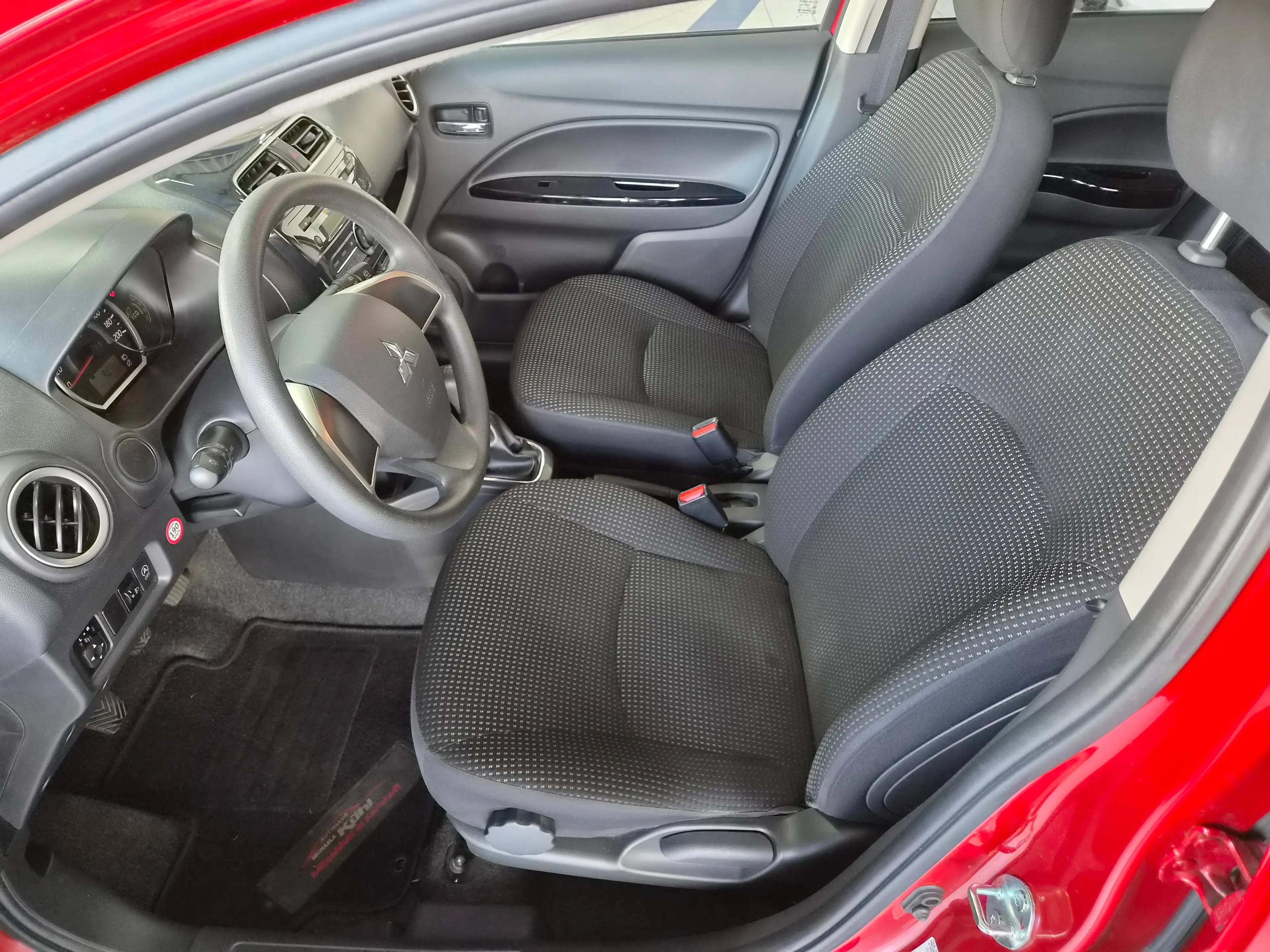 Mitsubishi Space Star 1.2 Clear Tec Diamant Edition + — photo 5