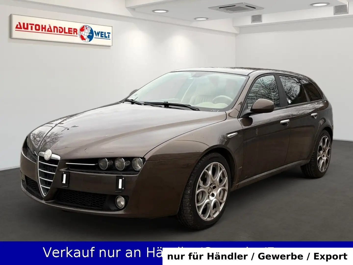 Alfa Romeo 159 Kombi 2.4 JTDM Automatik AAC Navi Leder SHZ Brun - 1