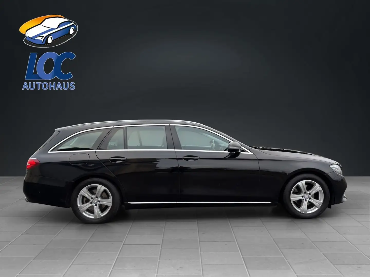 Mercedes-Benz E 220 d Avantgarde, LED, Navi, Kamera Noir - 2
