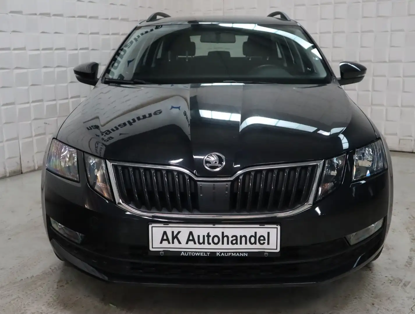 Skoda Octavia Combi Ambition Autoatik Temomat Klima Noir - 2