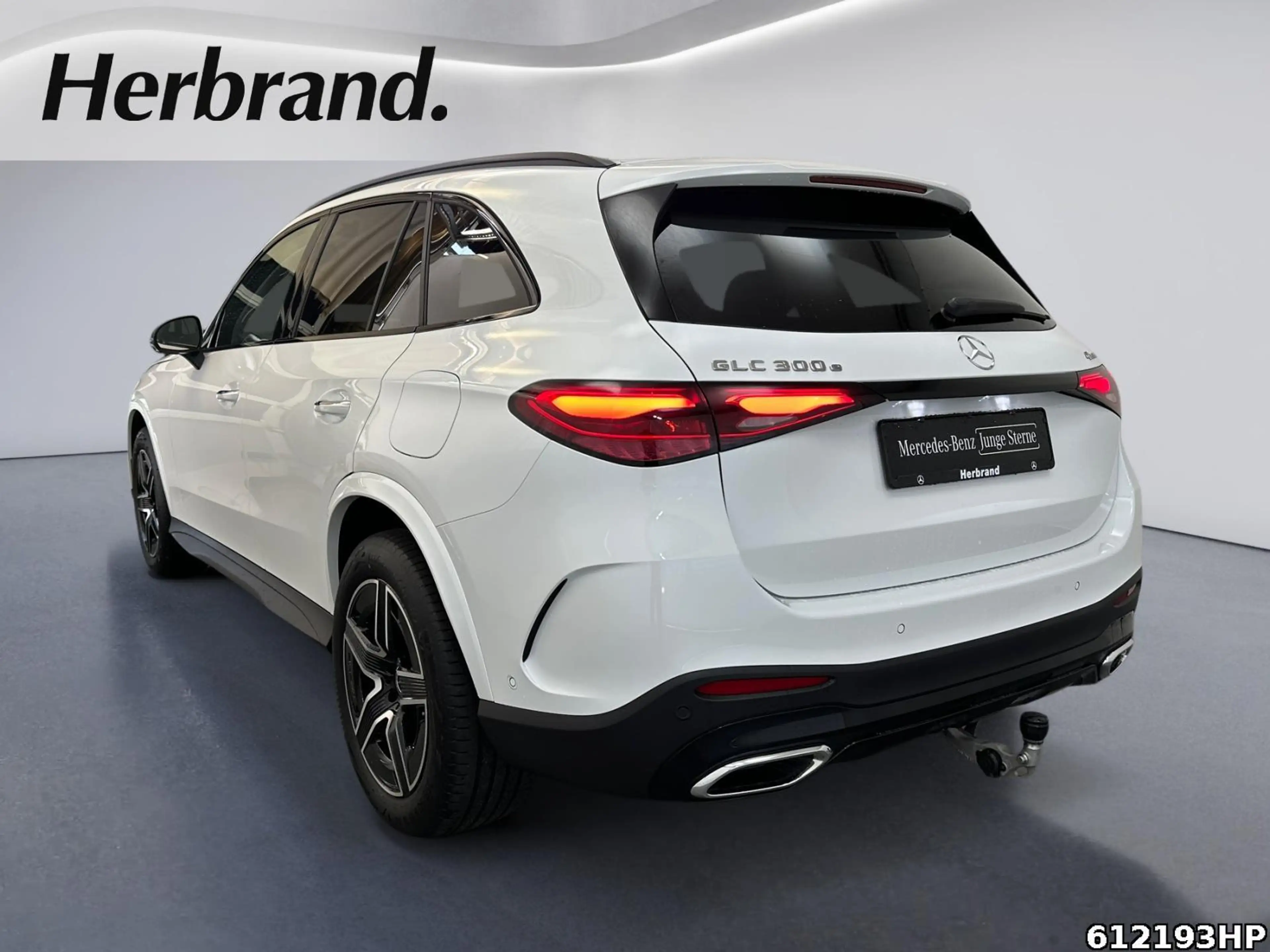 Mercedes-Benz GLC 300 e 4M AMG AHK Digital Light Keyless 360° — photo 4