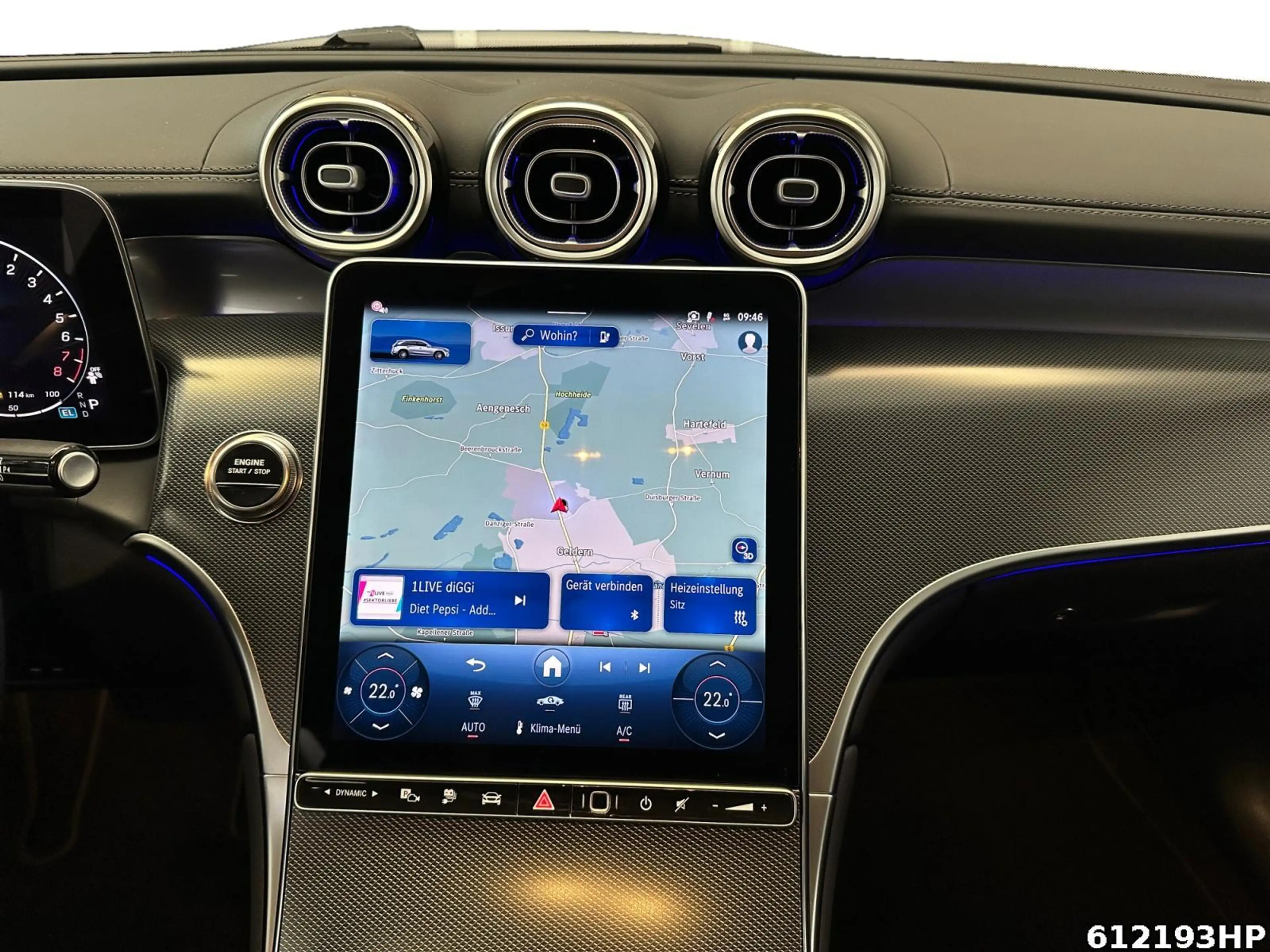 Mercedes-Benz GLC 300 e 4M AMG AHK Digital Light Keyless 360° — photo 14