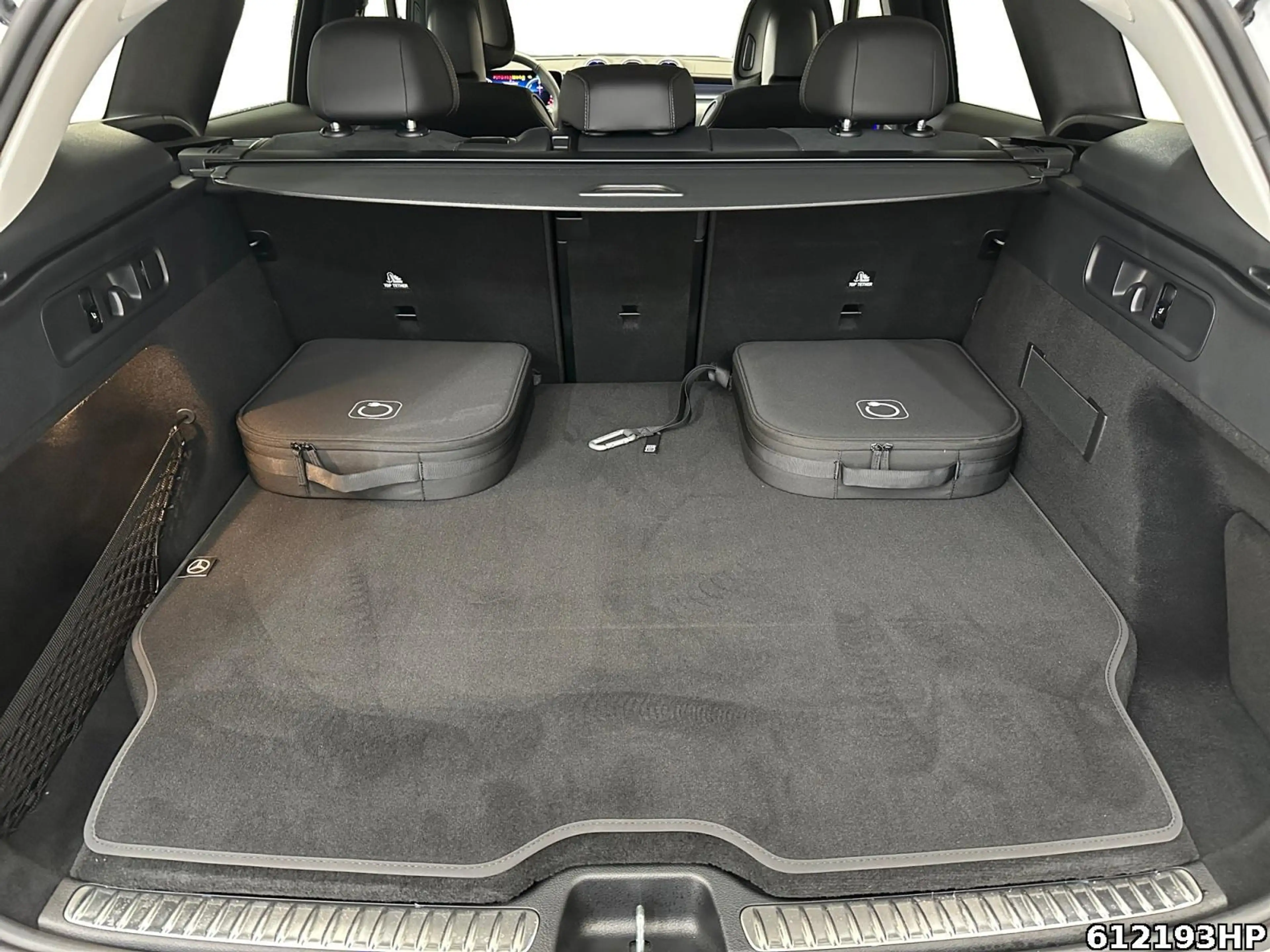 Mercedes-Benz GLC 300 e 4M AMG AHK Digital Light Keyless 360° — photo 7