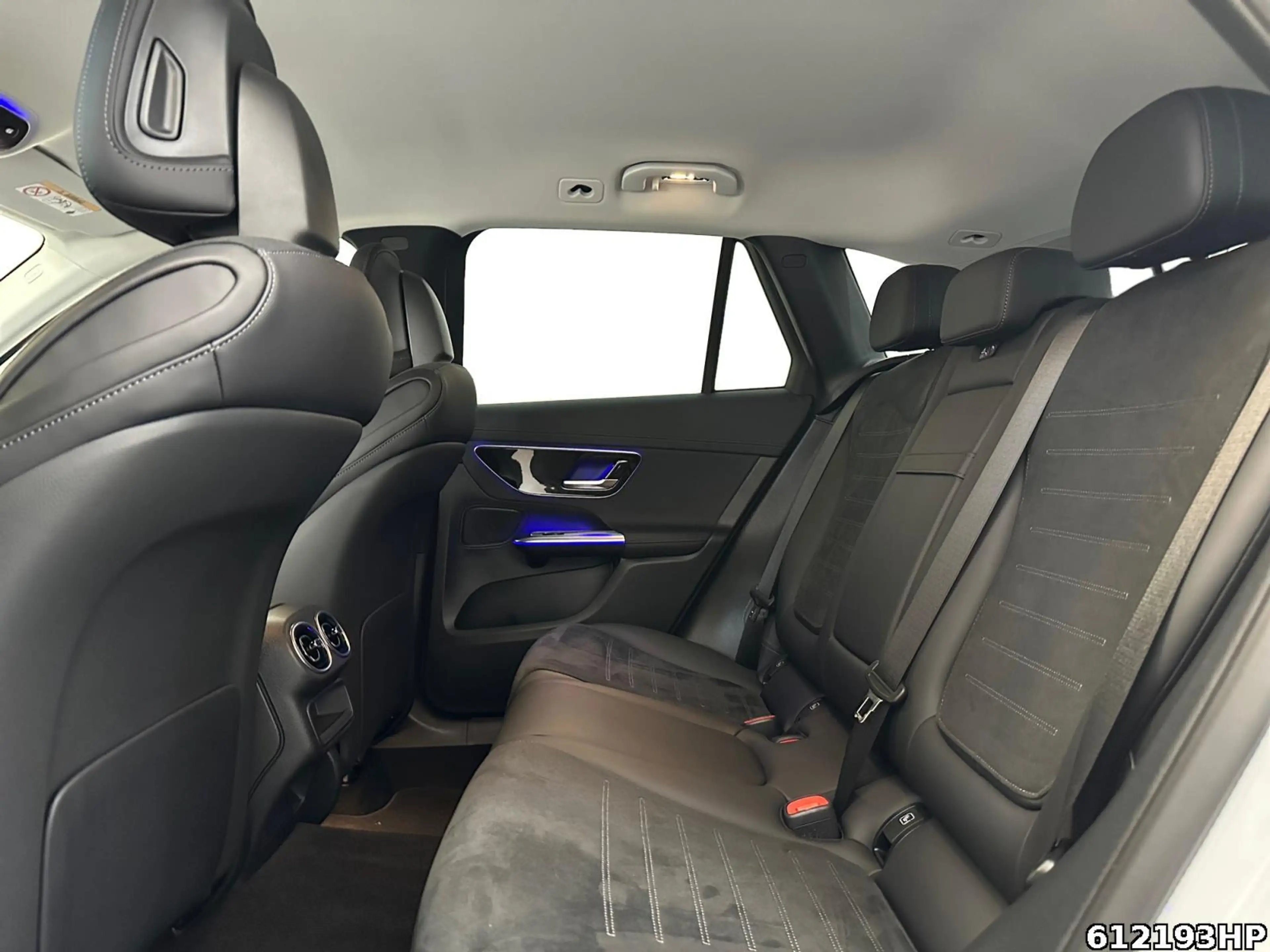 Mercedes-Benz GLC 300 e 4M AMG AHK Digital Light Keyless 360° — photo 11