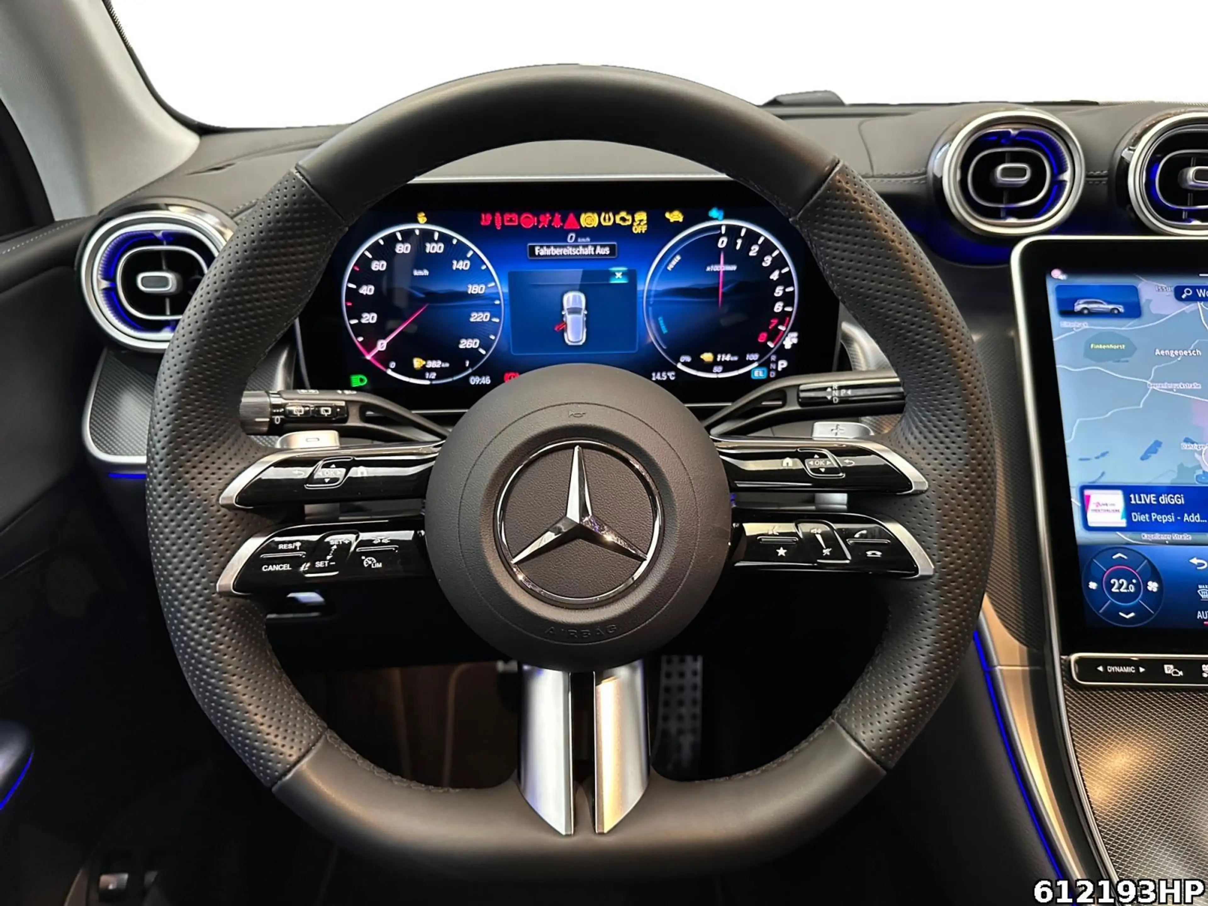 Mercedes-Benz GLC 300 e 4M AMG AHK Digital Light Keyless 360° — photo 13