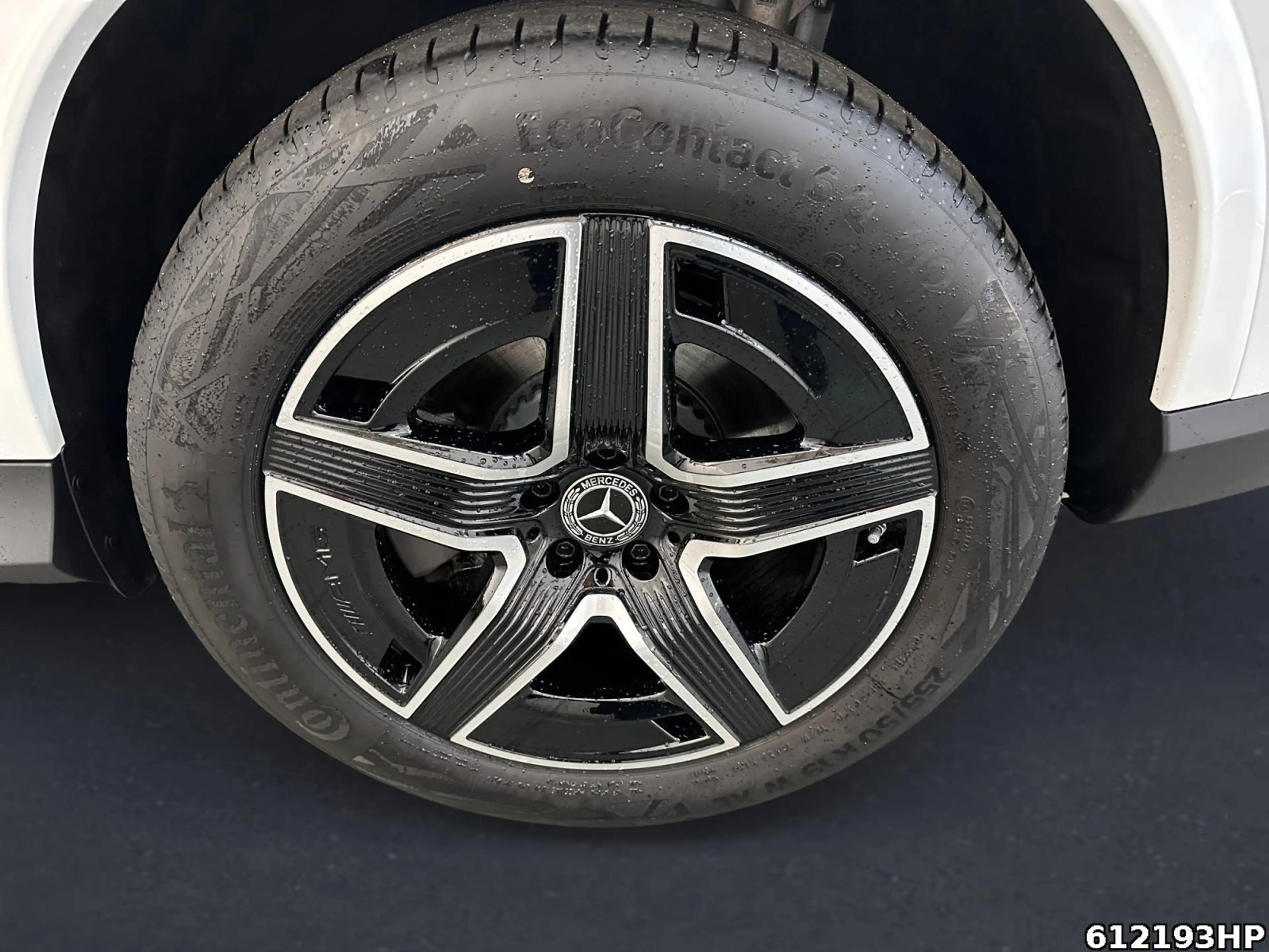 Mercedes-Benz GLC 300 e 4M AMG AHK Digital Light Keyless 360° — photo 5
