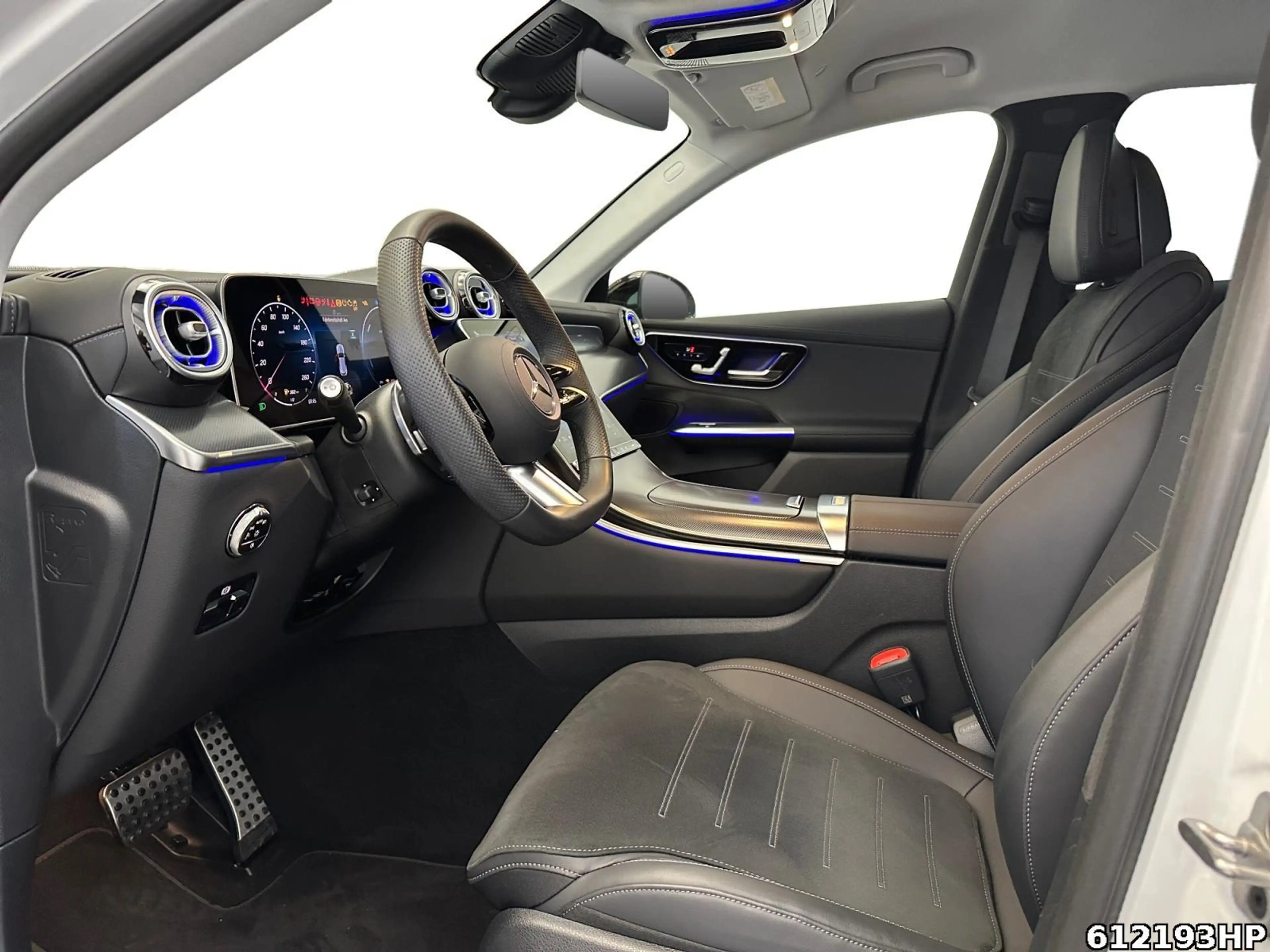 Mercedes-Benz GLC 300 e 4M AMG AHK Digital Light Keyless 360° — photo 8