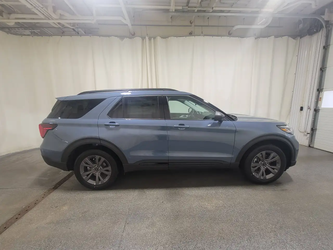 Ford Explorer снимка Ford Explorer