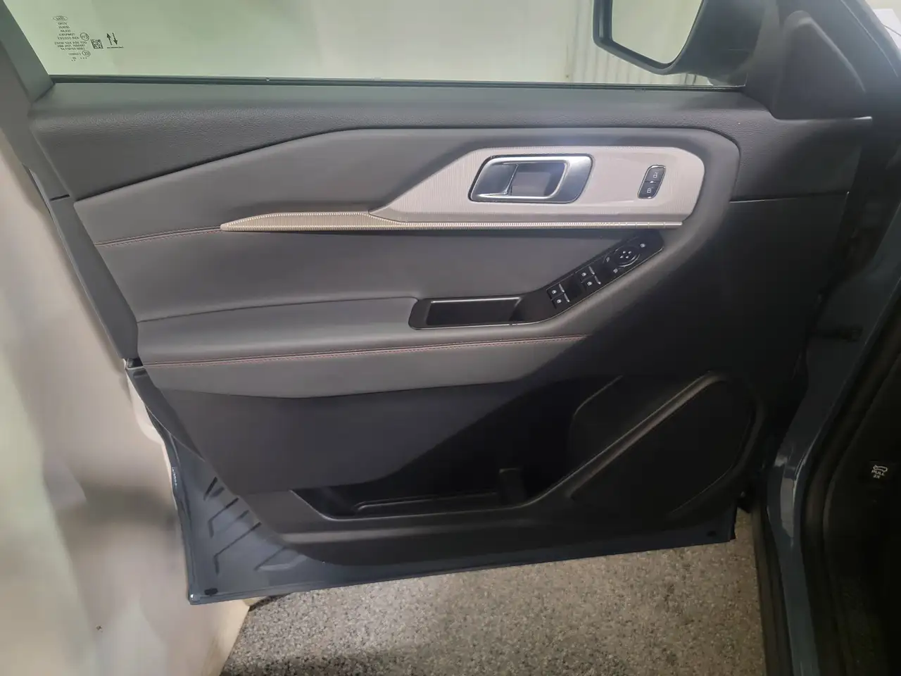Ford Explorer снимка Ford Explorer