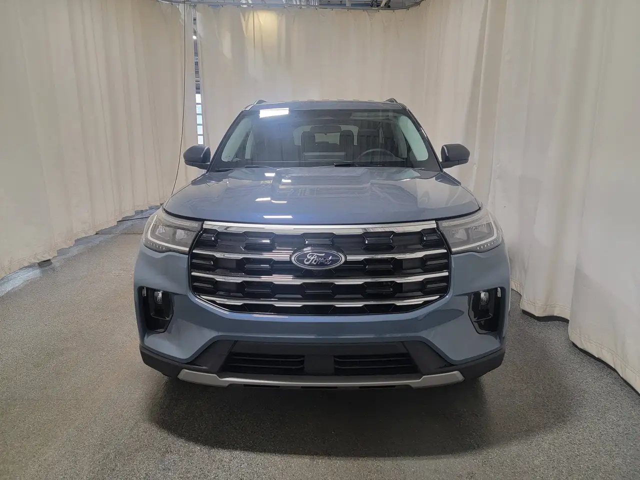 Ford Explorer снимка Ford Explorer