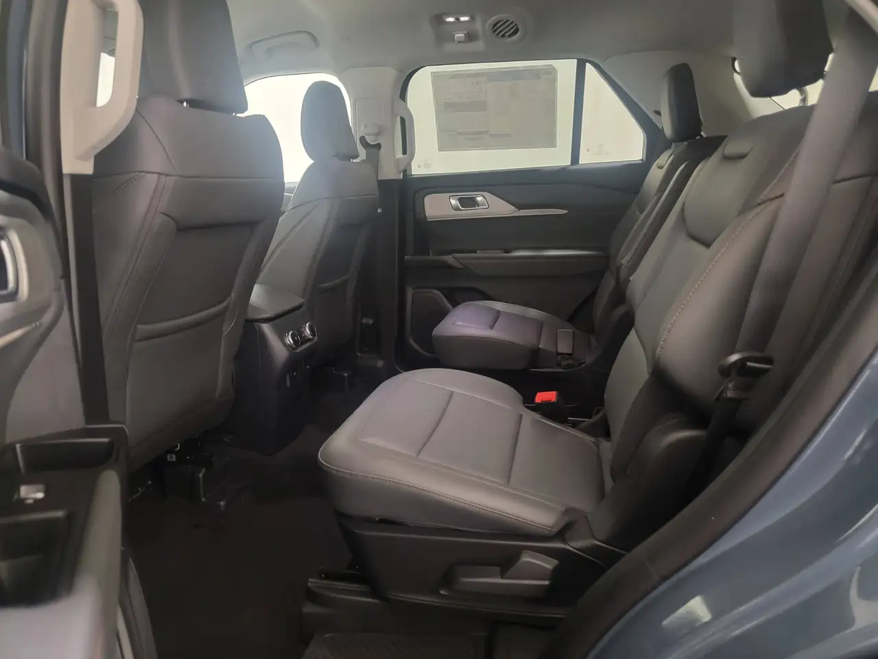 Ford Explorer снимка Ford Explorer