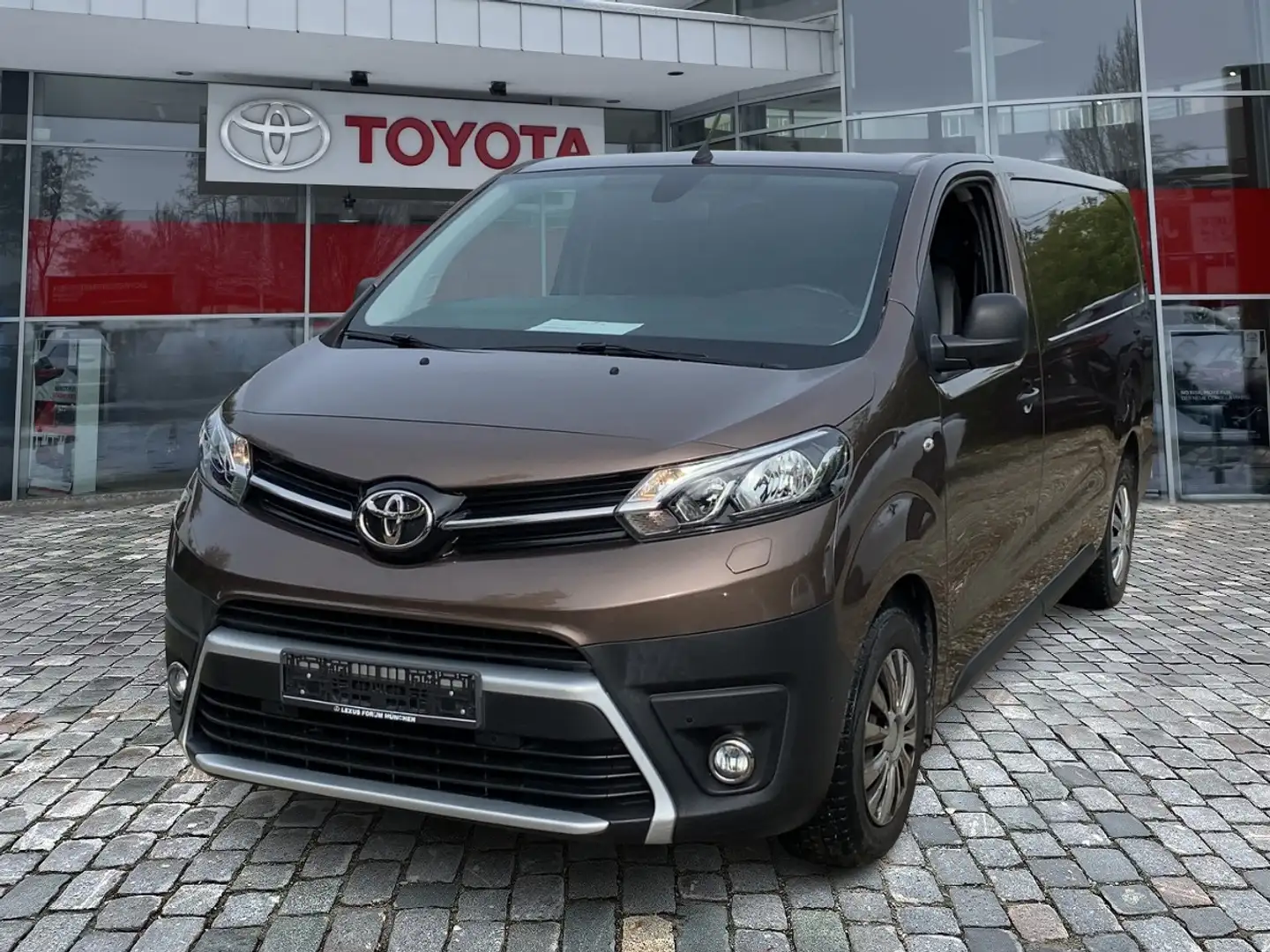 Toyota Proace Kasten 2.0 D-4D L2 Kasten Comfort FLA Brun - 2