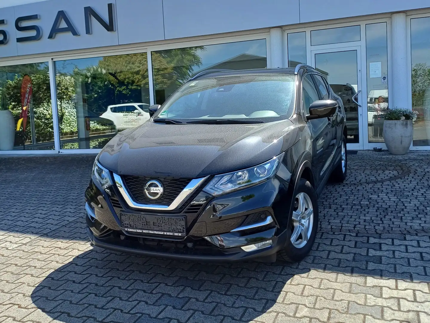 Nissan Qashqai 1.3 DIG-T ZAMA Schwarz - 1