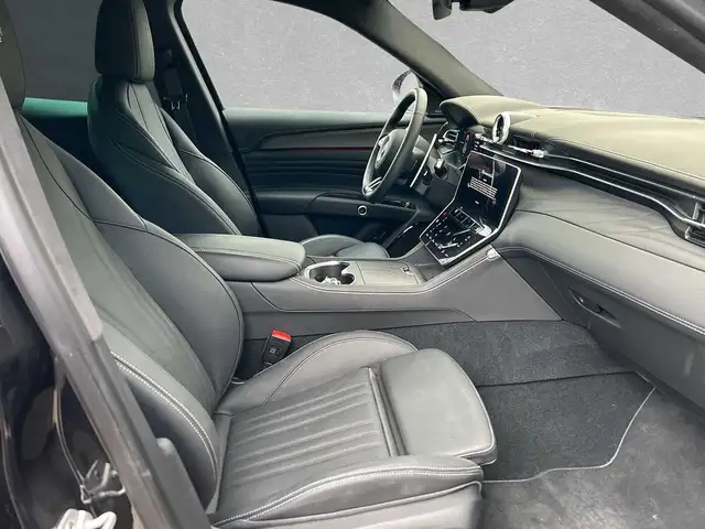 Maserati Grecale view 3