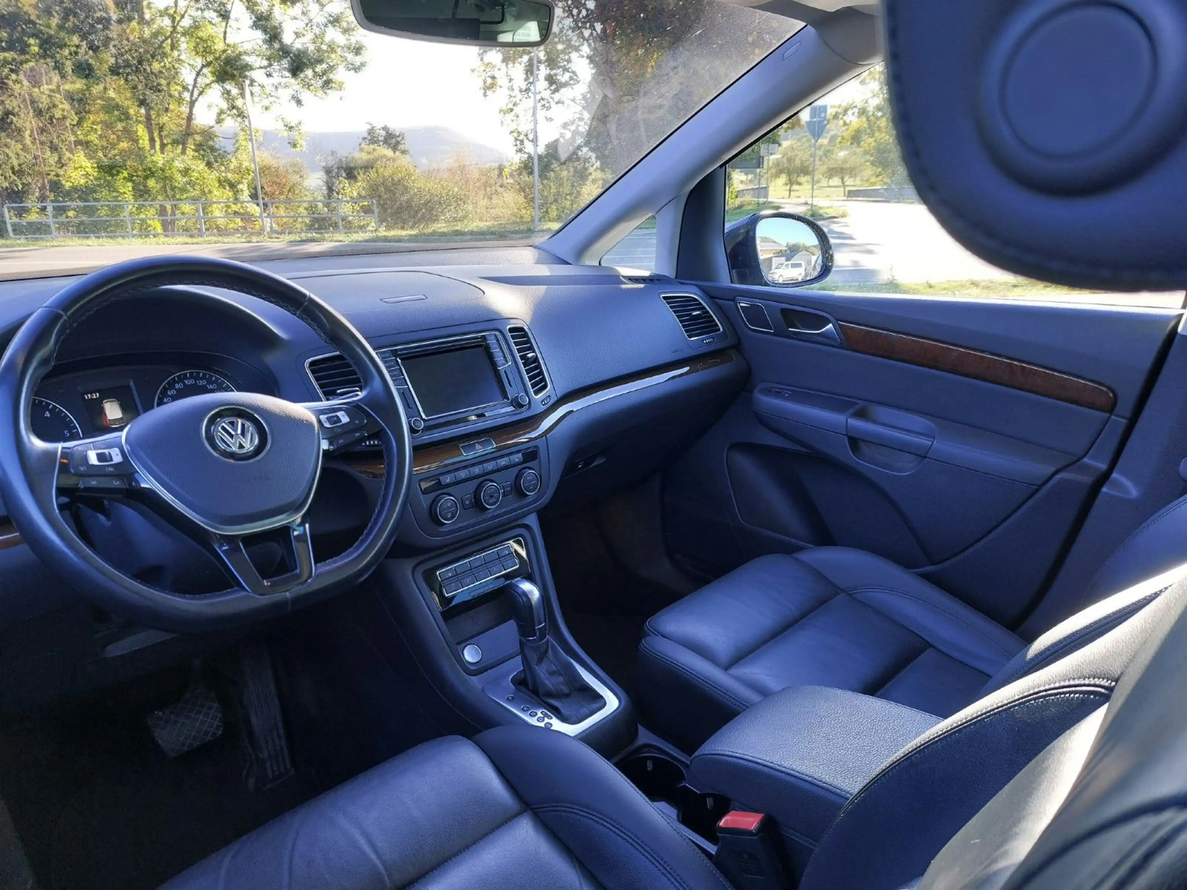 Volkswagen Sharan Highline — photo 11