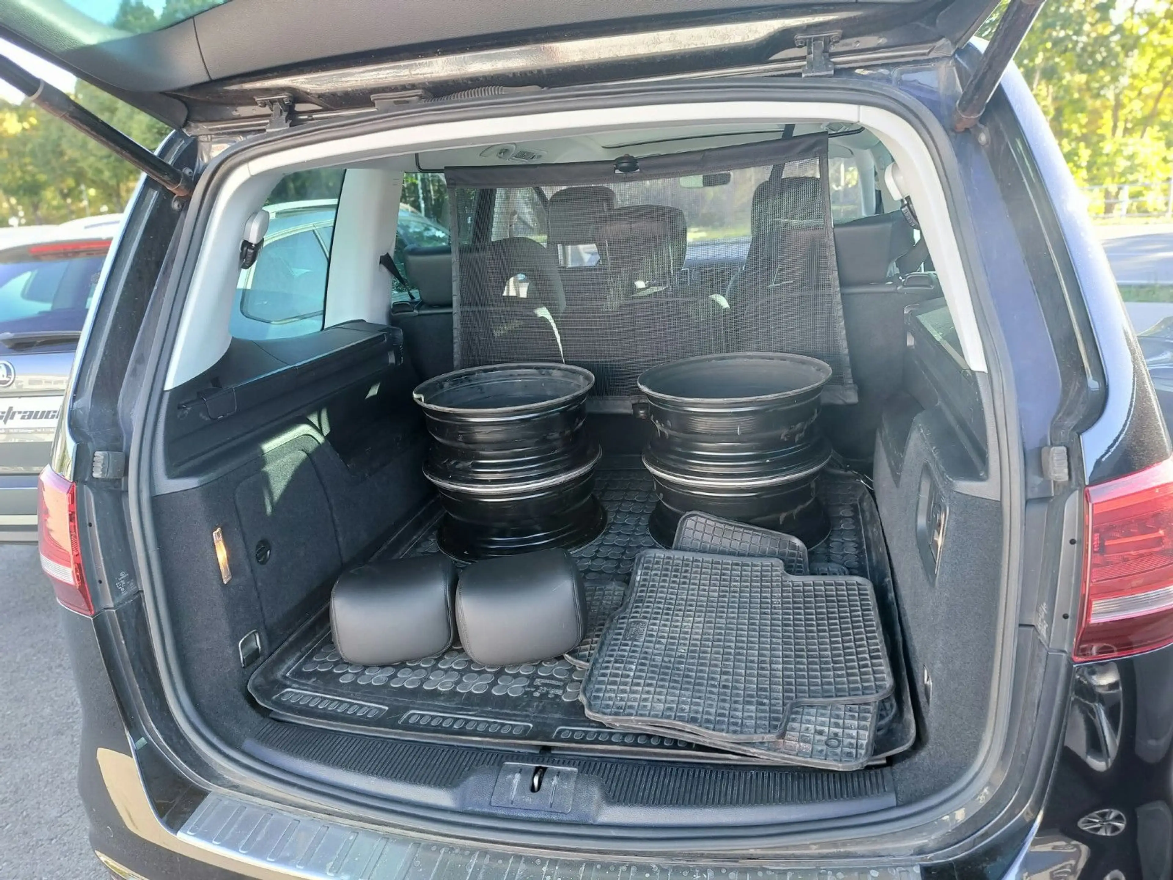 Volkswagen Sharan Highline — photo 6