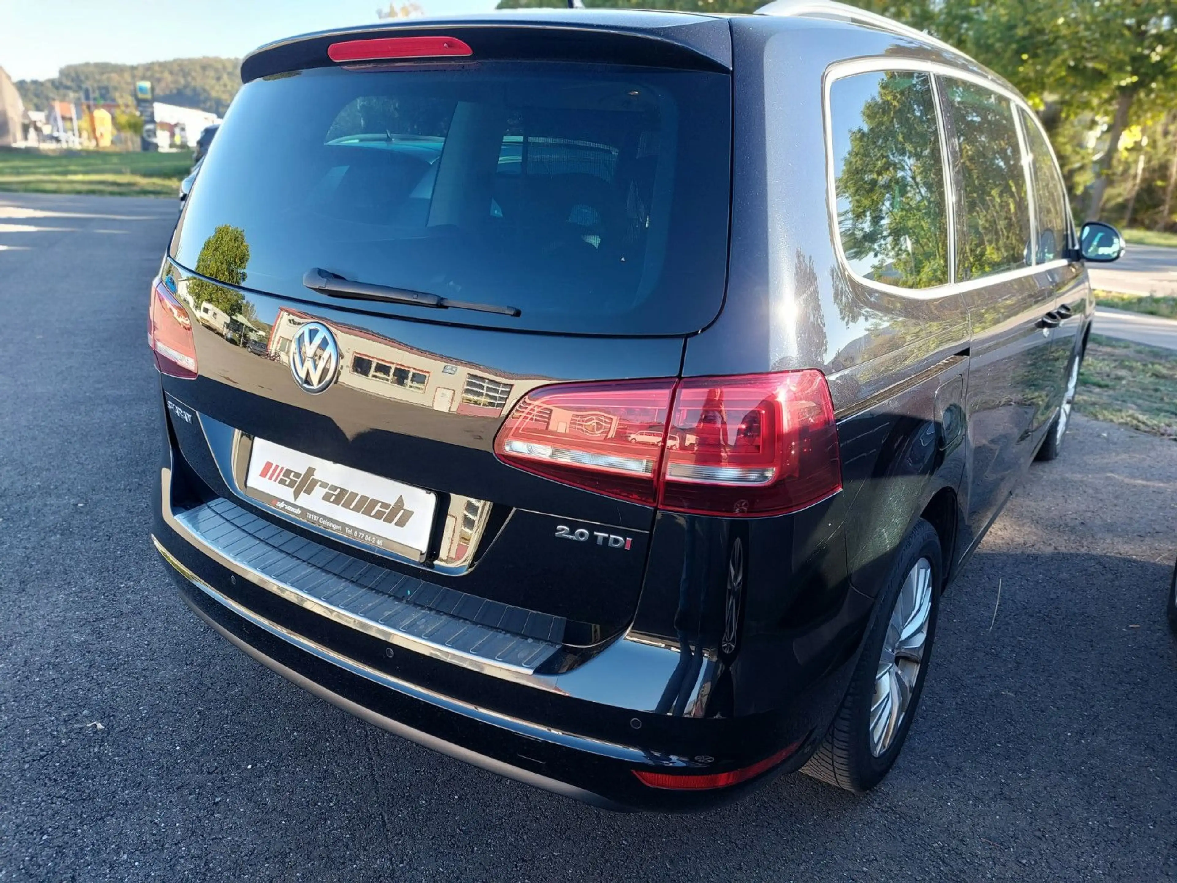 Volkswagen Sharan Highline — photo 2