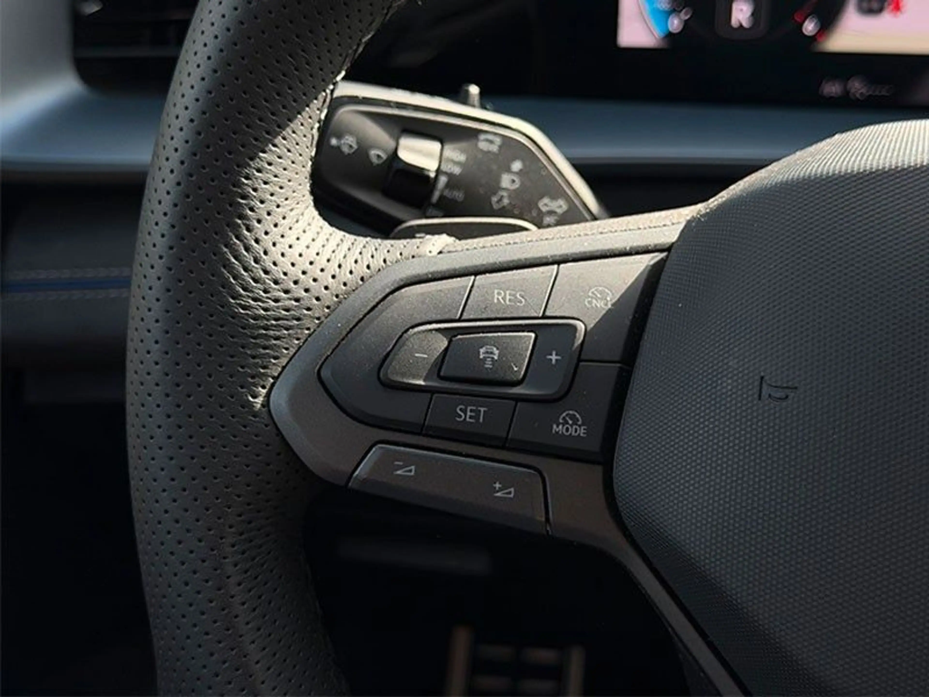 Volkswagen Tayron 2.0TSI R-Line MASSAGE/HARMAN/360°/HUD/20" — photo 13