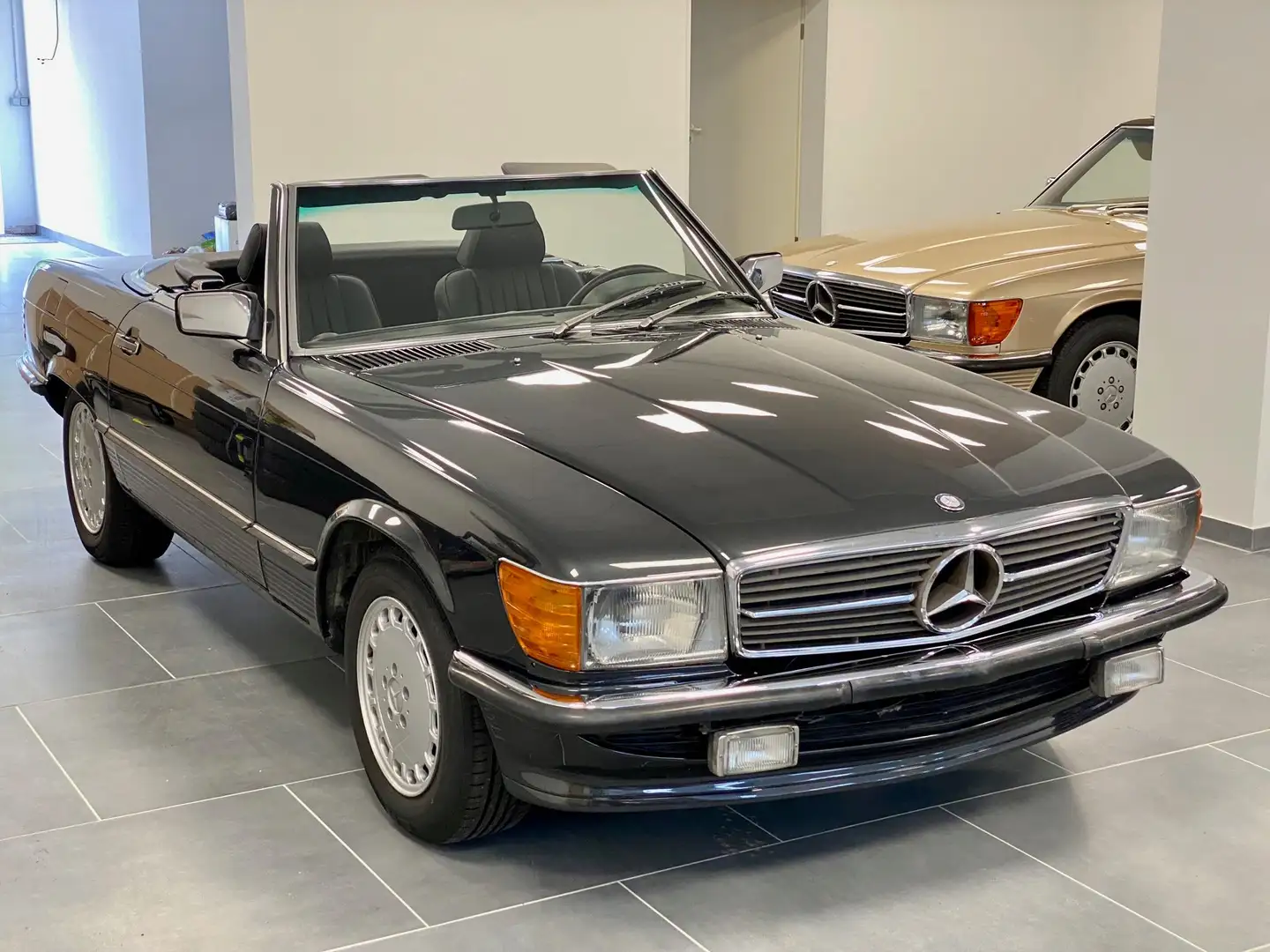 Mercedes-Benz SL 560 Noir - 1