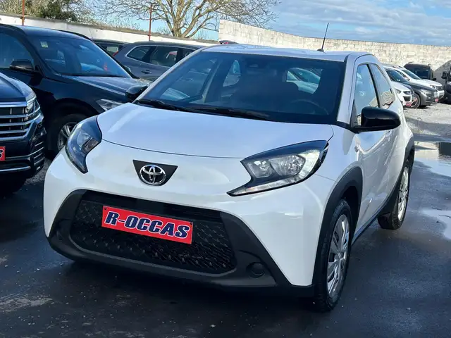 Toyota Aygo Aygo X 1.0i VVT-i X play BOITE AUTO CVT 1er Propri