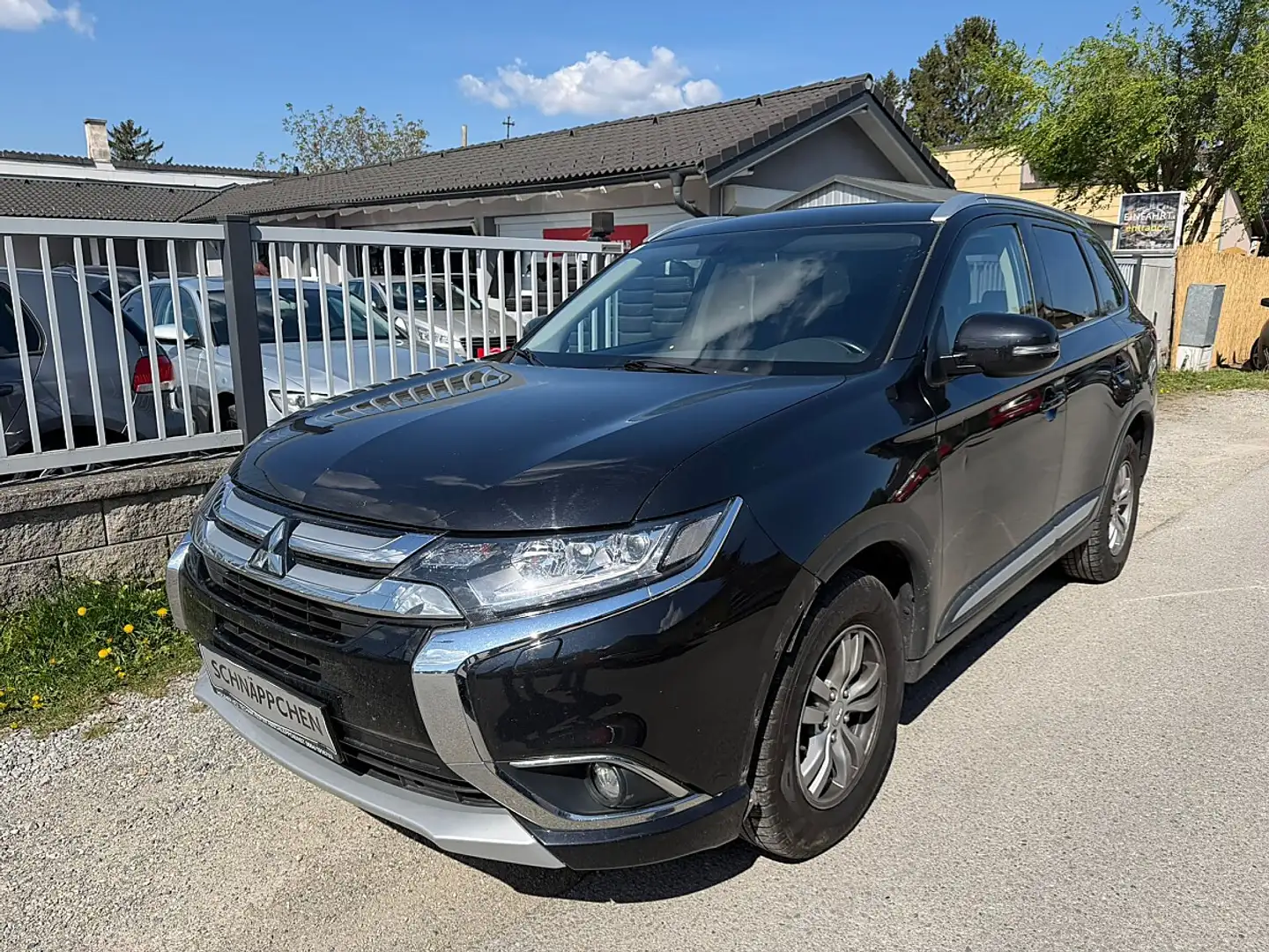 Mitsubishi Outlander 2,2 DI-D AS&G Intense*7-Sitze* Schwarz - 1